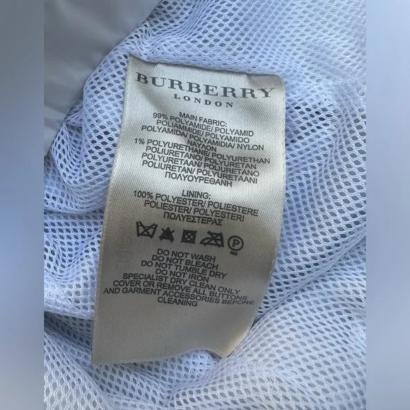 BURBERRY London jacket size 2Pit to pit: 16 1/2”Length: 22”